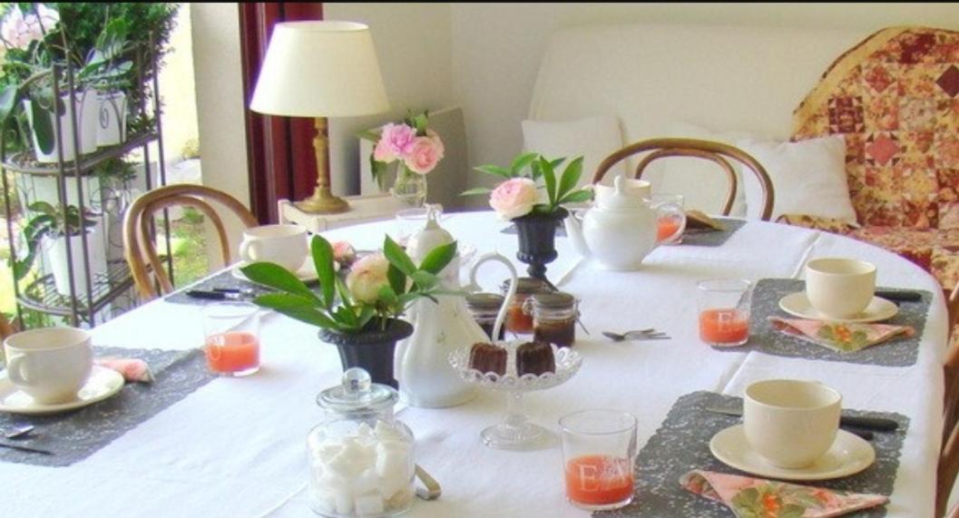 La Maison Du Bourg B&B Puisseguin Buitenkant foto