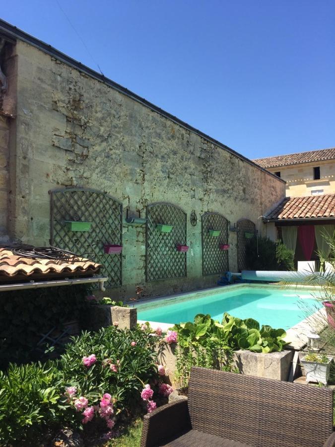 La Maison Du Bourg B&B Puisseguin Buitenkant foto